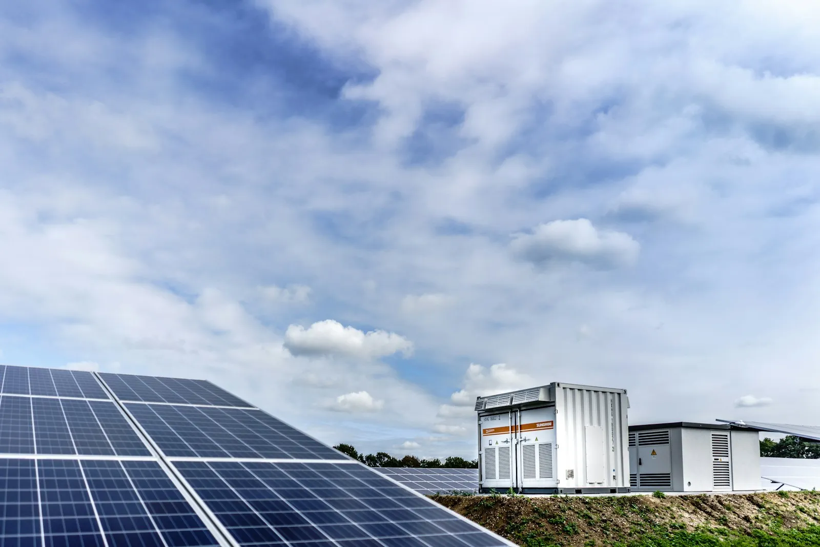 Waterstof Opslag Zonnepanelen Thuis vs. Batterij 2026